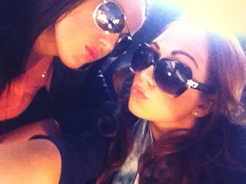 NikkiWhalleyxx's profile picture. Friends are like angels who pick you up to your feet when your wings have forgotten how to fly xx