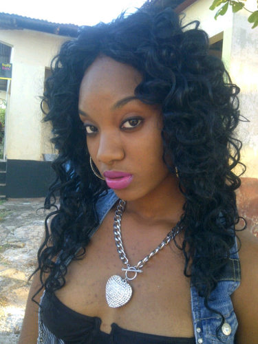I am a hard working lady who knows how to have fun, love to party and keepin it real