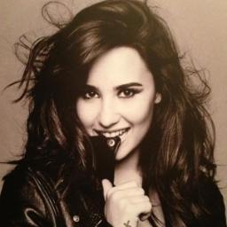 Twitter oficial do DemsInfos para Demi. Informações sobre ela! @CarlyRoseMusic seguiu e deu #RT no dia 17/12/12 Since: 05/08/2012 /https://t.co/lcimR6eIXM