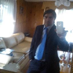 bancario, relacionador público de negocios, animador y armador especialista en mambos express, para hacer de esta vida un lugar mucho mas agradable.