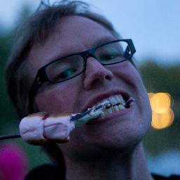 a_simola's profile picture. Olutta ja urheilua, pääasiassa salibandyä. Välttelen muita aiheita aktiivisesti.