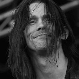 First ever fan page for Lithuanian fans of Myles Kennedy! Myles is one of the most incredible vocalists' ever and I love him! (Slash Lithuania, @slash_lt)