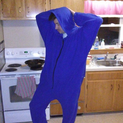 cumdogmilionare's profile picture. 