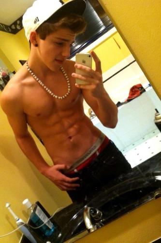YourTumblrBoys's profile picture. Posting The Hottest Boys on Tumblr 24/7! #TeamFollowBack !!