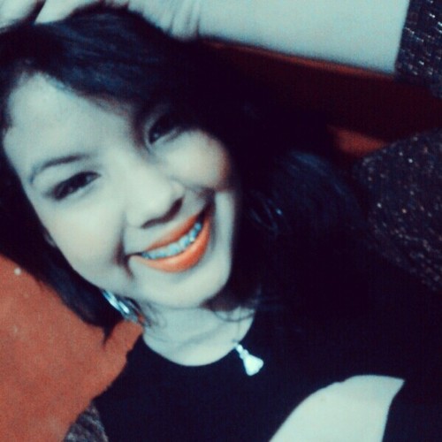 Falar sem aspas, amar sem interrogação, sonhar com reticências, viver e ponto final. Linda, inteligente, caráter único. Que ama o @GesianCosta. Segue ai ?