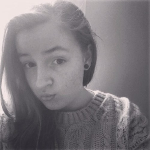 Hi, I'm Ellie. My world revolves around music, favourites are Lana Del Rey, Marina and the diamonds, Lady gaga etc. Oh and I'm pretty much Regina George.