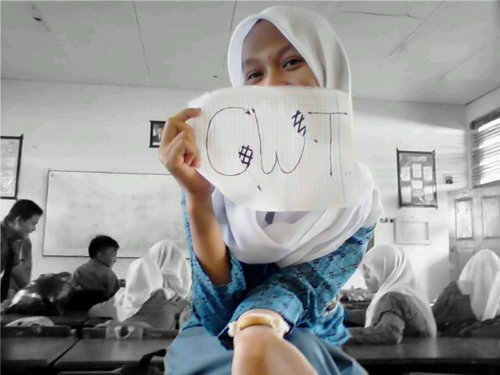 ♥ALLAH | ♥Mom |♥ My Friiends |♥ Siista | ♥ Brother | ♥ S•M•A•N•S•A beLopa | FoLLow Me ★ FoLback♬ Just Mentiion :)