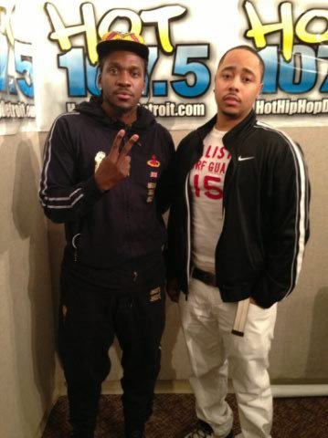 IG: goodguybluejay ~ intern @ 107.5 fm (@hiphopdetroit) ~ #ChillSessionsII ~ http://t.co/wNMDkLhMiy… #teamOU