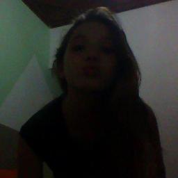 Amo praia nao gosto de falsidade sou mimada souu fa do mc daleste e da mc pocahontas e amooh a anitaah nao tenho preconseiitoooh e amoooh o filme a orfã