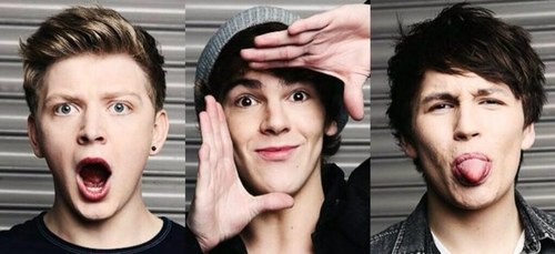 We're just a group of 3eeks who became friends cause of the name & we all love @District3music ❤ But any 3eek can be a 3eekafterdark too ❤