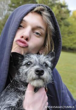 JamieBowerLover's profile picture. Don't really no what to put in these:/ obviously I'm not the real Jamie Bower even though I'm not him please still follow my page :)