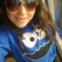 La vida solo es una vivela sin limites (: ♥ UPS // MejorAmiga ACG ♥                Less words, more love.
