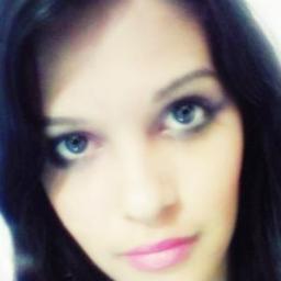 capricorniana 17anos, amo ir ao Shopping e as vezes Sou muito chata. E sou irmã da @KidrauhlloveBR            CONTATO:Isabellatopteen@hotmail.com
