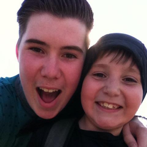 love @yamimash he is amazing follow him and watch his vids omg great