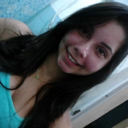 CamillaHelen_'s profile picture. Dramática, irritante, carente, louca, irônica, desligada, chata e muito ciumenta. Prazer, eu.