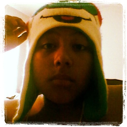Go to Nathanael Greene middle school.Have a sneaky crush♥♚