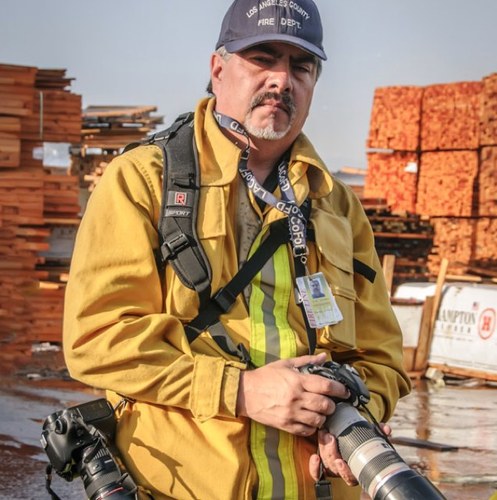 Emmy Nominated/Award winning photojournalist / Editor at NBC/TELEMUNDO in Los Angeles, CA. A Fire-Photographer (LACoFD & LAFD). My tweets are all mine. Chileno!