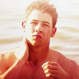 4ª conta da @GabyCMatos ~   JoBros Are Heroes Without Capes