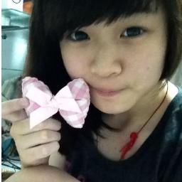 full name : avenda andri sukma
nickname : venda or andri
chinese name : theng mei hua ming

follow me (´▽`ʃƪ)