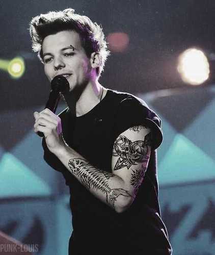 Senior in High School, In a band with my best friends. My boyfriend is the adorable and sexy @BN_Harry.  (RP account for Black Notebook)