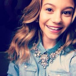 Hey It's Avery Jennings, My Sis is Chole, my bro is Tyler, my dog is Stan! I'm Single♥