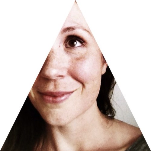 megmcuppal's profile picture. she of the chronically ink-stained left pinkie finger