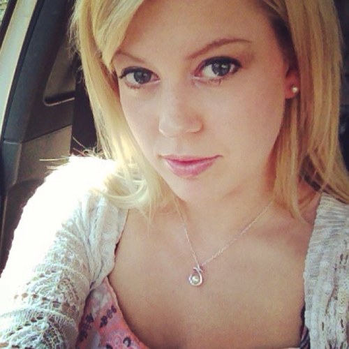 Christina_C8's profile picture.