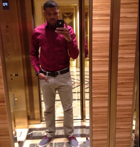 I'm that guy that does those things with them people. #Team21 follow me and i'll follow back. #KiDCuDi