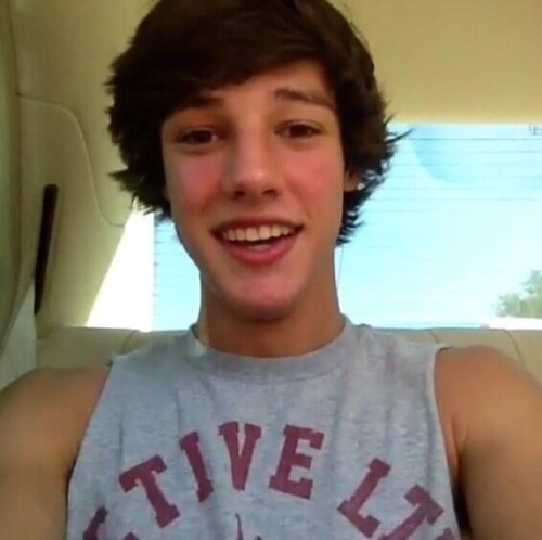 Cameron Dallas is gorgeous! Follow me i follow back!! :)