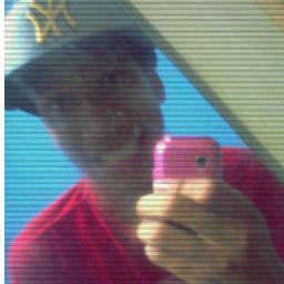 Acredite em si mesmo pois até sua sombra te abandona no escuro.
http://t.co/uZF8R5gQzD