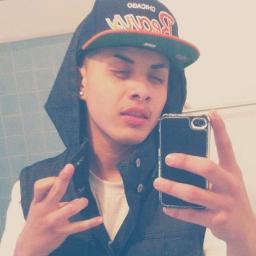 MosesCoronado's profile picture. HHS Fresno, CA | 17 |  FOLLOW ME I FOLLOW BACK ^.^