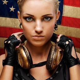 Gorgeous Yes I am :) Lead singer in an all girl Indie Rock band. Yeah we are Good!! proud to be #Indie