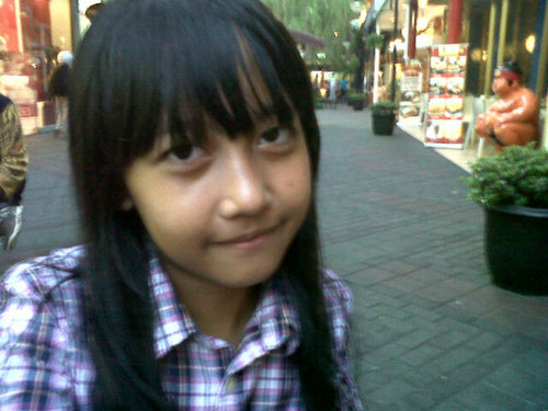 Hi ! I'm monica , follow me and I'll follback you , my blackberry pin 3170E530