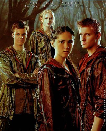 Loves The Hunger Games and Clove and Cato