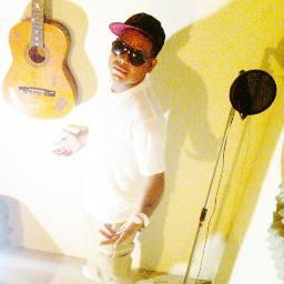 producer, hacer Music, inventar en la cocina.