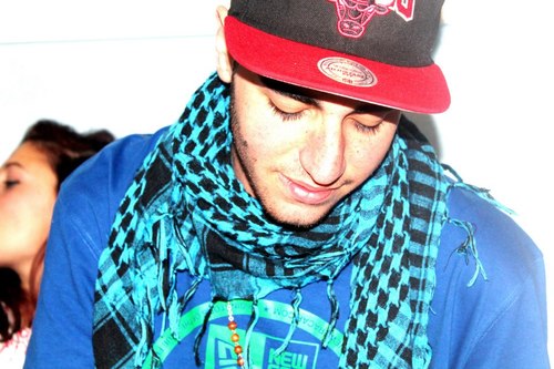 rapper membro della style fresh crew/ membri:b-boy lui k- b-boy cardi - b-boy carlo - noah..CANALE UFFUCIALE: http://t.co/RqWYI4wYwJ