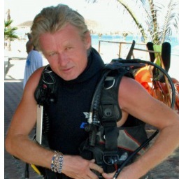 Serji_Bali's profile picture. Живу на Бали. Открыл  Первый Русский дайвинг клуб на Бали Bali-Club 
Занимаюсь подводной фотографией, видео.
Буду рад видеть новых гостей в нашем клубе!