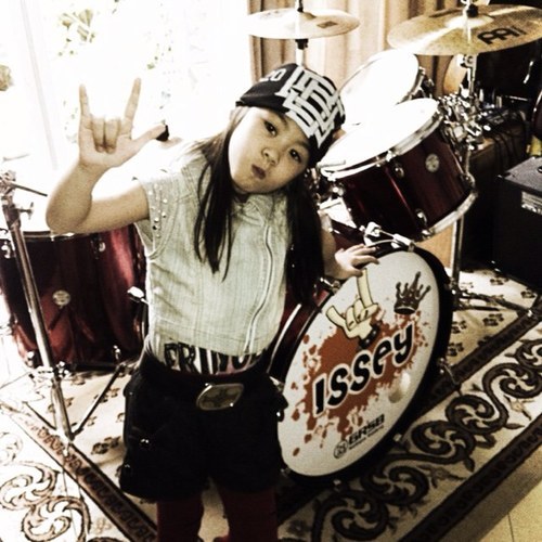 Offical Fans Club Of @briseis_putri 

Contact : isseyloversofc@ymail.com