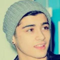 No soy rubia, soy castaña. No tengo a mi ídolos cerca, pero los apoyo desde lejos. No lo tengo todo, pero con vivir me basta. 25♥ TMHT