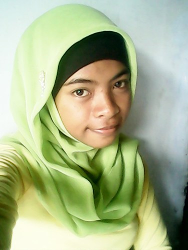 Triana | 16-11-1995 | Introkpesilah pada diri sendiri sebelum menghina/mencela orang lain | ^_^