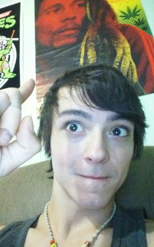 Hello folks my name is Chris. I music hockey and various other things.