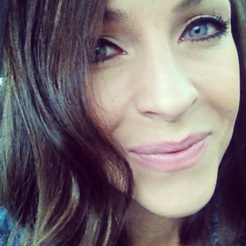 Emalagem's profile picture. Owner @papajacksbar & Free Spirits. Riding the renegade  funk-train with my hands on the wheel, head out the window and hair blowing in the wind