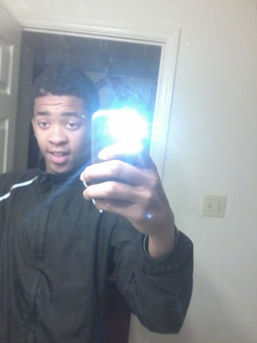 cliffview_tre's profile picture. cliffview nigga who bout his.. like bitches but dont love em AND LOVE TO SMOKE STROG ....$$$$$EA WE HERE