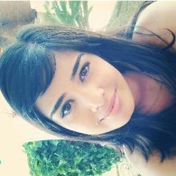 18 aninhos, Estudante de Fisioterapia, Recepcionista na empresa Meira Lins VW, Pisciana, Rubro-negra com orgulho, louca por comida, simpática, extrovertida =D