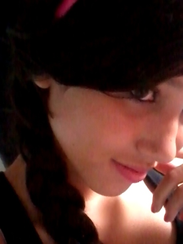 ~♥ Prα que descrever αqui meus defeitos&quαlidαdes
se você me julgα como bem entender.
e se não gostα do modo com o quαl eu conduzo minhα vidα ;)
fαçα melhor