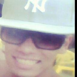 Sua inveja fede e não te impede de fazer merda Mas se mexer comigo amigo, ( pow ) é tiro e queda !
#OUSADIAeALEGRIA