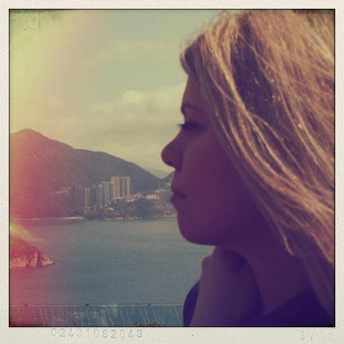 borsh_is_she's profile picture. All is full of Love.