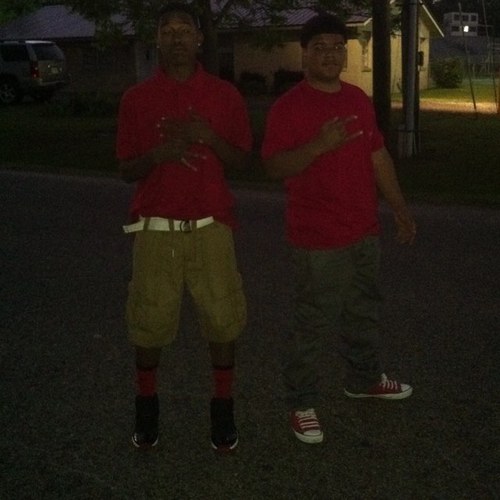 # 2 much money kennels# #ima nigga love to get money! #B.O.S ! #FEAR NO BITCH! G..B..E!...300 dats da team bitch! Follow me