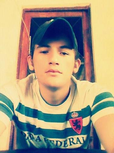 • 'Biografia {?}
Fala sério! Como vou resumir minha
vida aki no twitter?