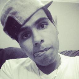 Pensei, twitter. Instagram: gustavogreen